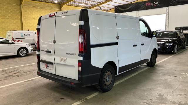 Renault Trafic image 8