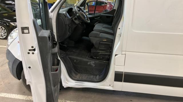 Renault Master image 8