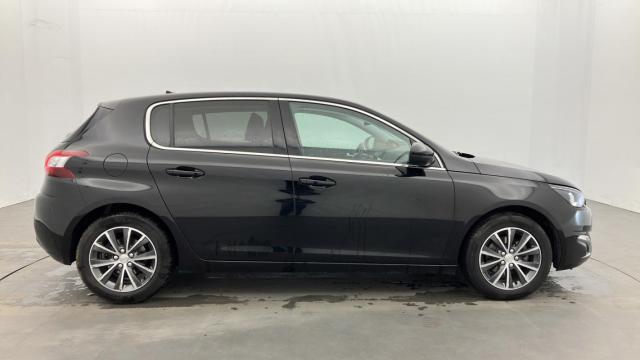 Peugeot 308 image 8