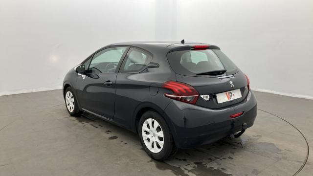 Peugeot 208 image 2