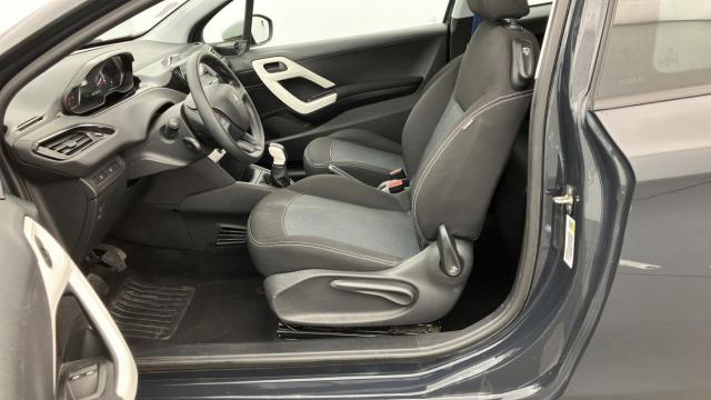 Peugeot 208 image 6