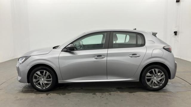 Peugeot 208 image 1