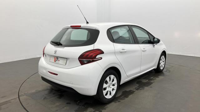 Peugeot 208 image 8