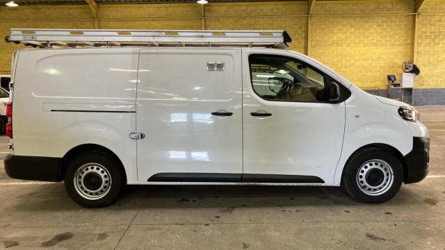 Peugeot Expert image 3