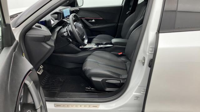 Peugeot 2008 image 1