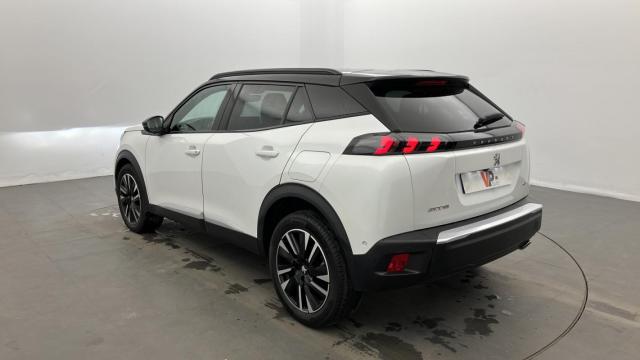 Peugeot 2008 image 2