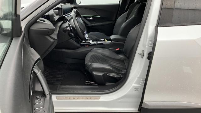 Peugeot 2008 image 6