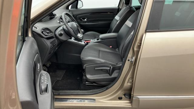 Renault Grand Scénic image 2