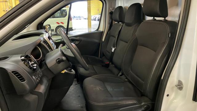 Renault Trafic image 2