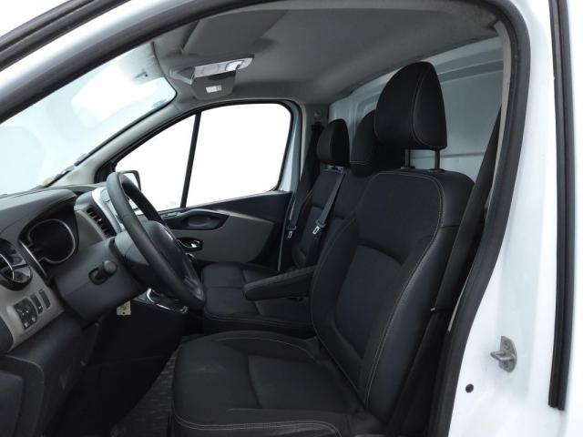 Renault Trafic image 8