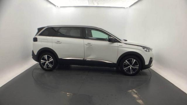 Peugeot 5008 image 1