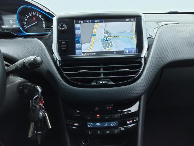 Peugeot 2008 image 1