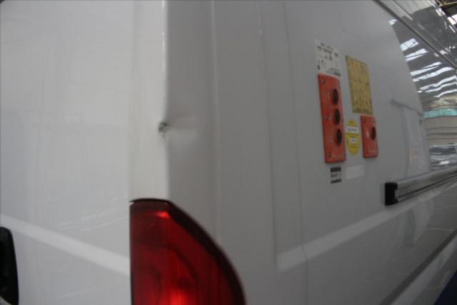 Peugeot Boxer image 2