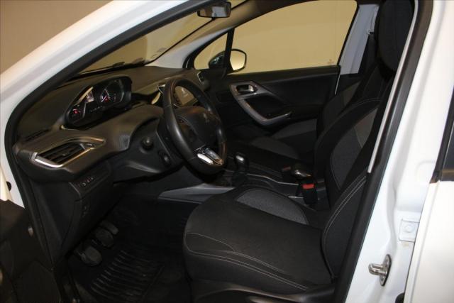 Peugeot 2008 image 6
