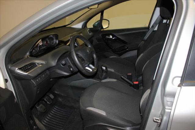 Peugeot 208 image 3