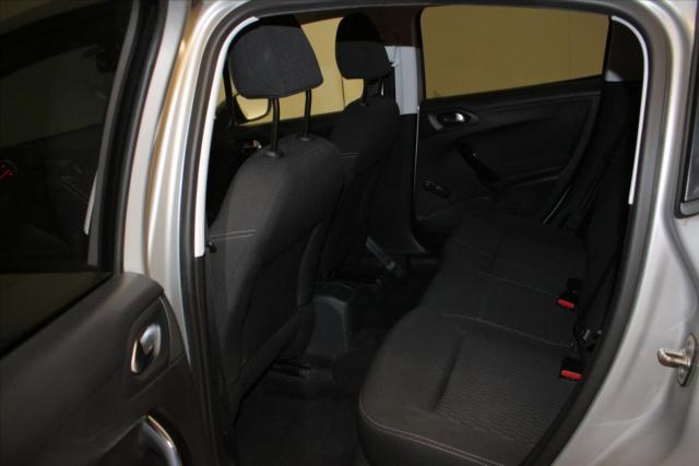 Peugeot 208 image 8
