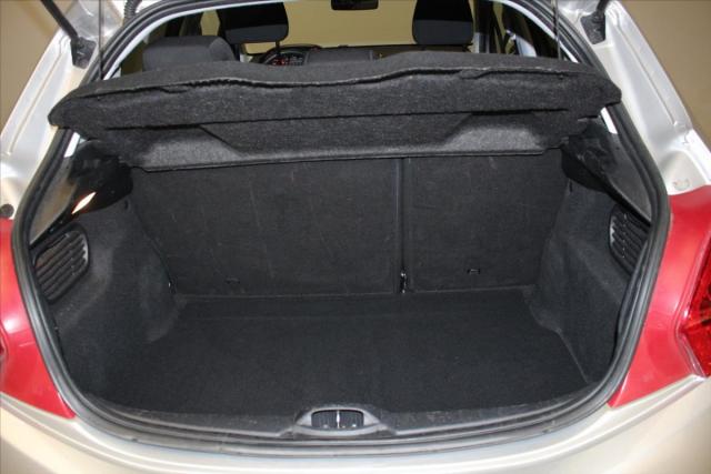 Peugeot 208 image 4