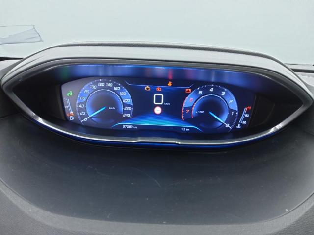 Peugeot 3008 image 3