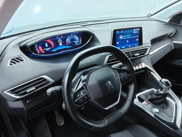 Peugeot 3008 image 2