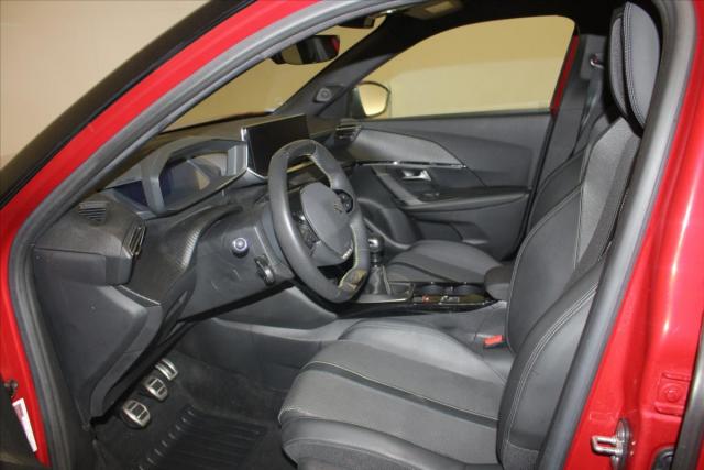 Peugeot 2008 image 3