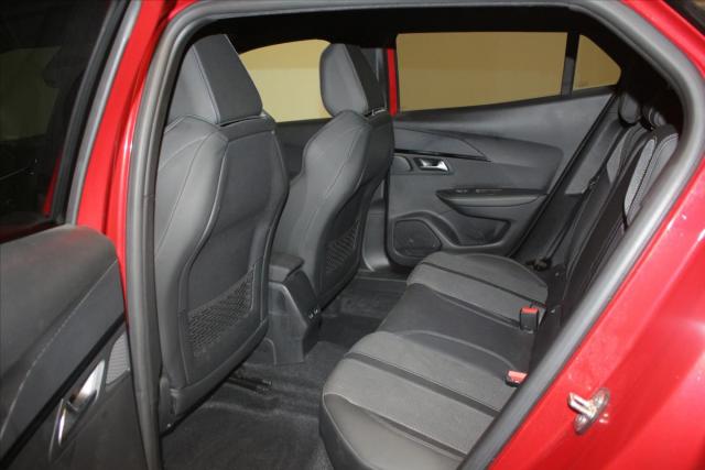 Peugeot 2008 image 7