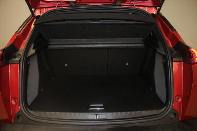 Peugeot 2008 image 8