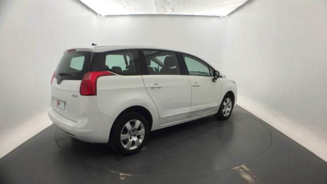 Peugeot 5008 image 3