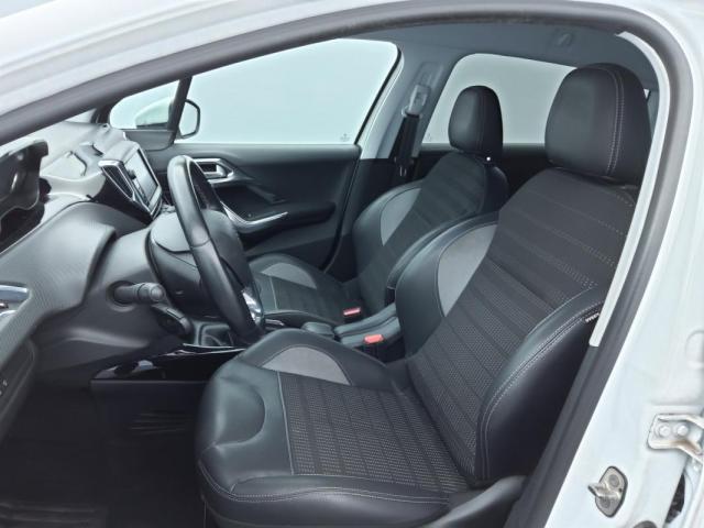 Peugeot 2008 image 5