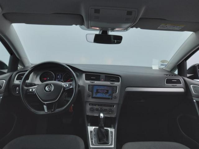 Volkswagen Golf image 7