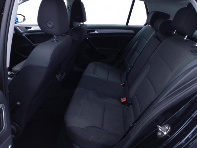 Volkswagen Golf image 4