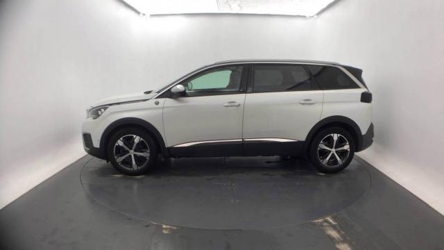 Peugeot 5008 image 2