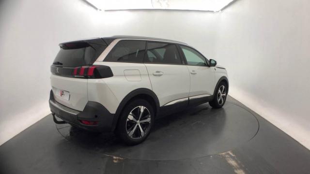 Peugeot 5008 image 8