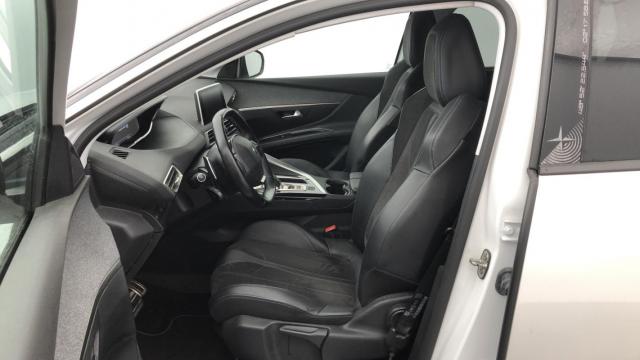 Peugeot 5008 image 6