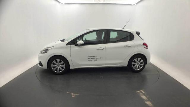 Peugeot 208 image 3
