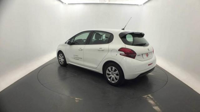 Peugeot 208 image 7