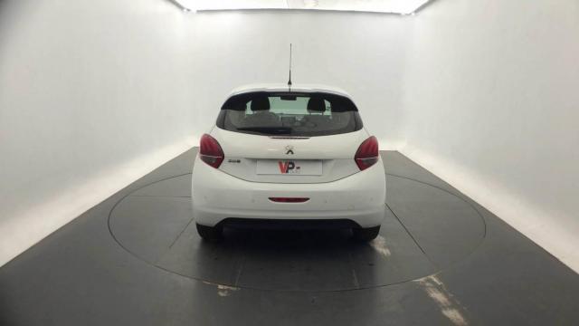 Peugeot 208 image 2