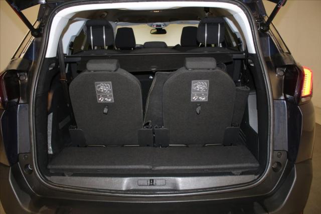 Peugeot 5008 image 1