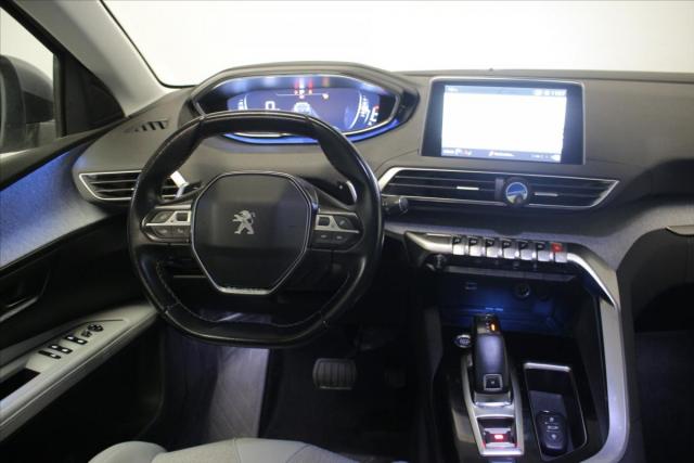 Peugeot 5008 image 1