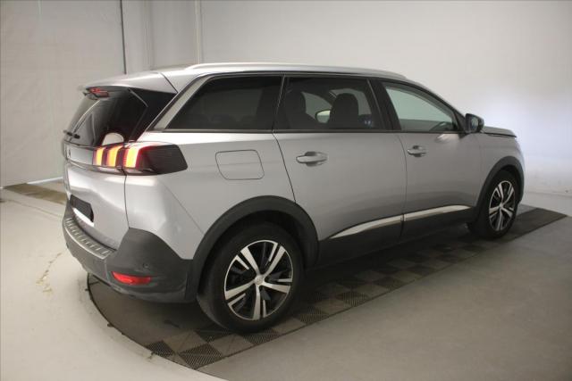 Peugeot 5008 image 8