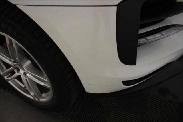 Porsche Macan image 2