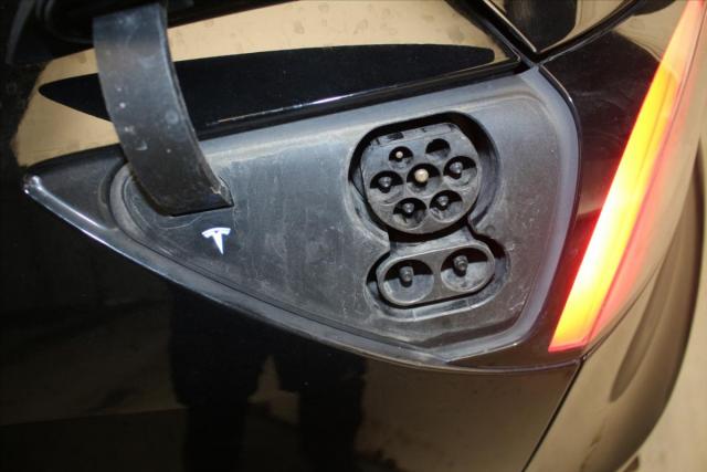 Tesla Model 3 image 2