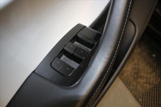Tesla Model 3 image 7