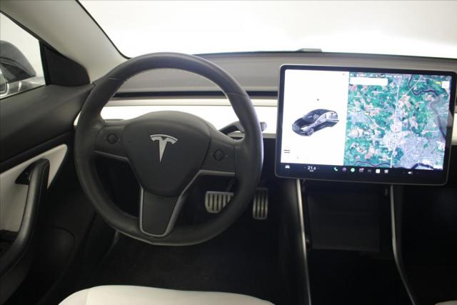 Tesla Model 3 image 5