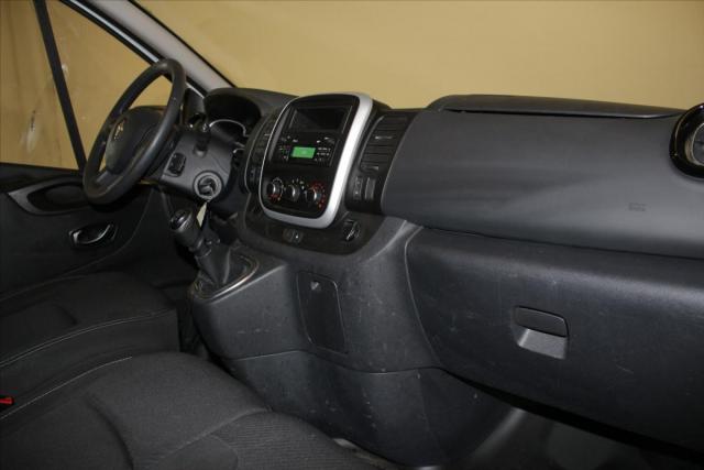 Renault Trafic image 2