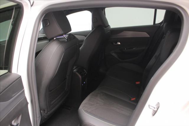 Peugeot 308 image 2