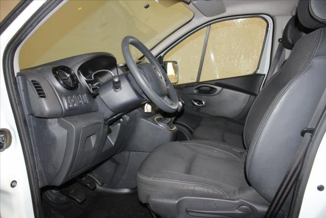 Renault Trafic image 2