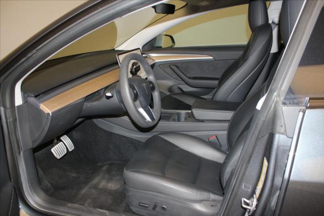 Tesla Model 3 image 8