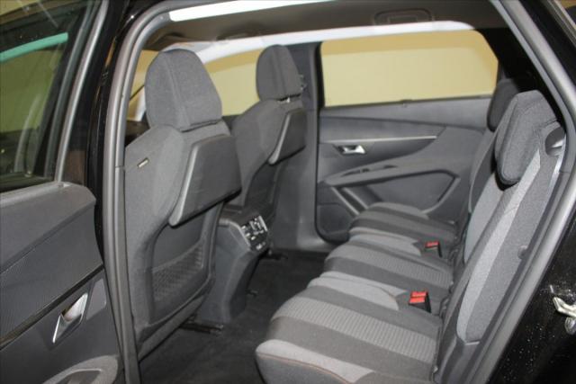 Peugeot 5008 image 4