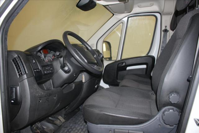 Peugeot Boxer image 1