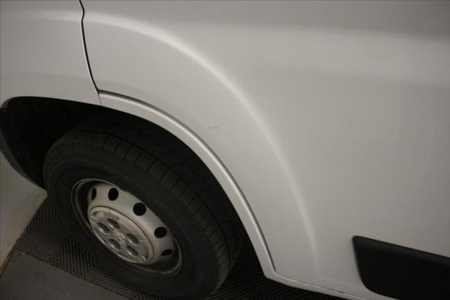 Peugeot Boxer image 2